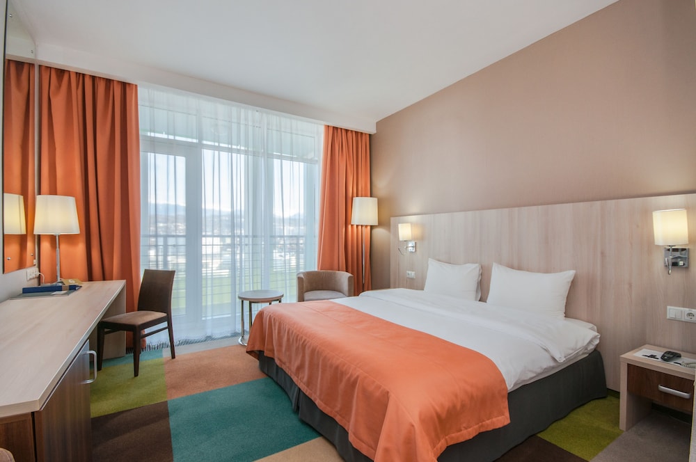 Standard Double or Twin Room photo 3