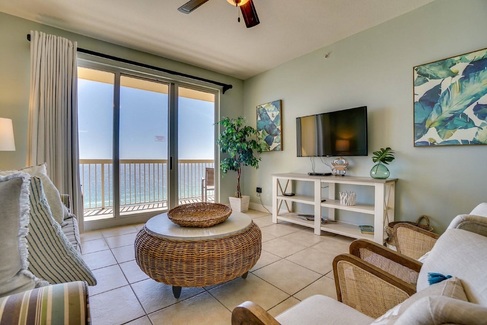 Condo, 3 Bedrooms, Sea View (1606W)