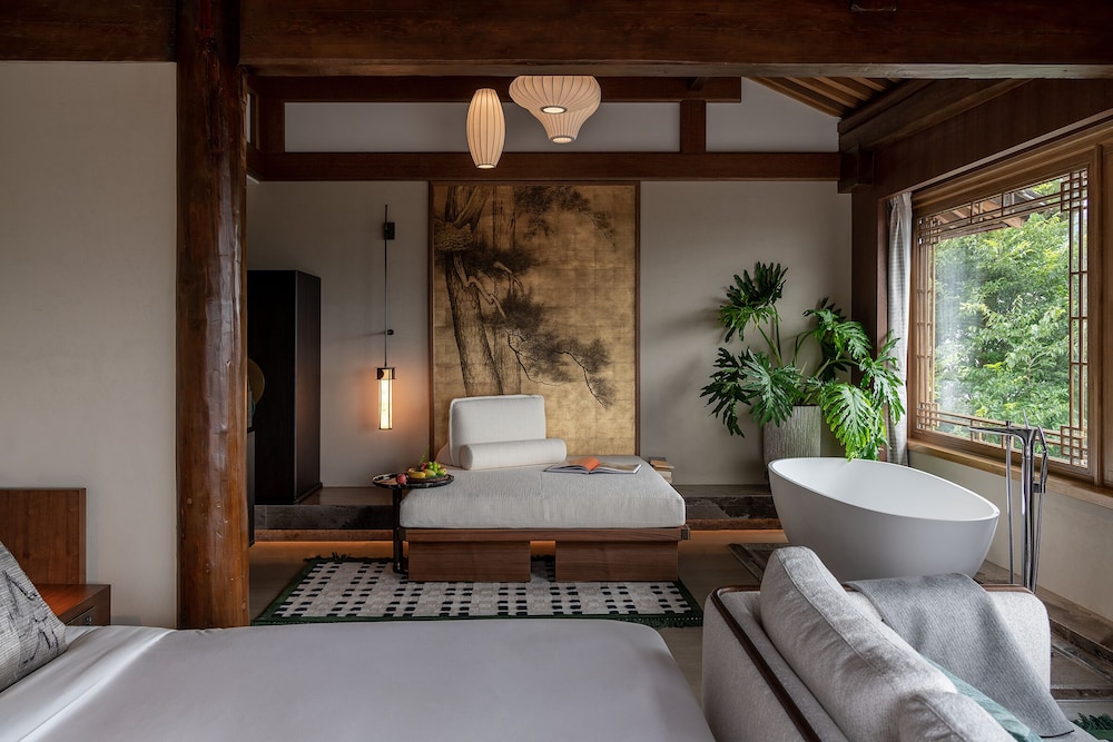 Signature Suite, City View photo 3
