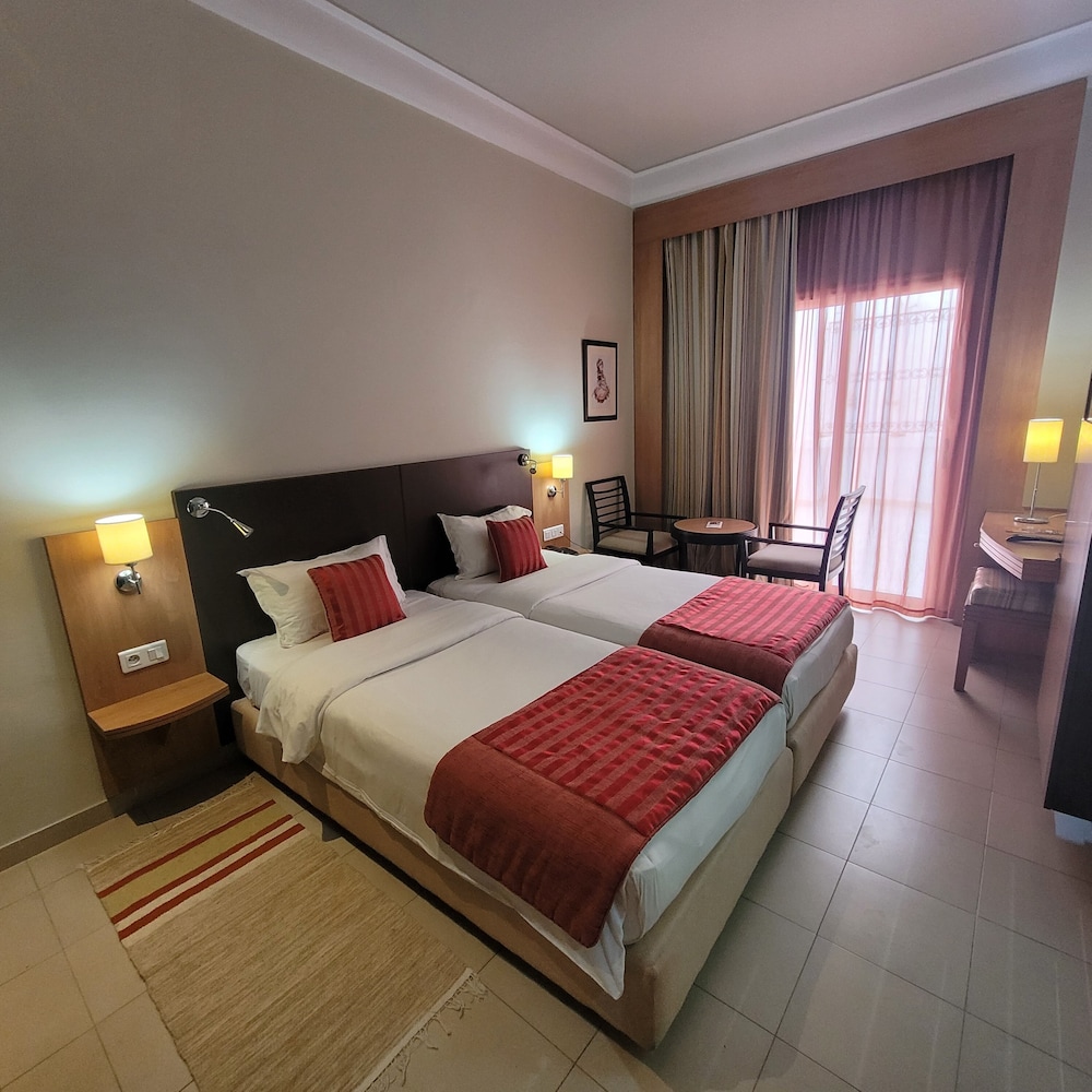 Standard Double Room, 1 King Bed photo 2