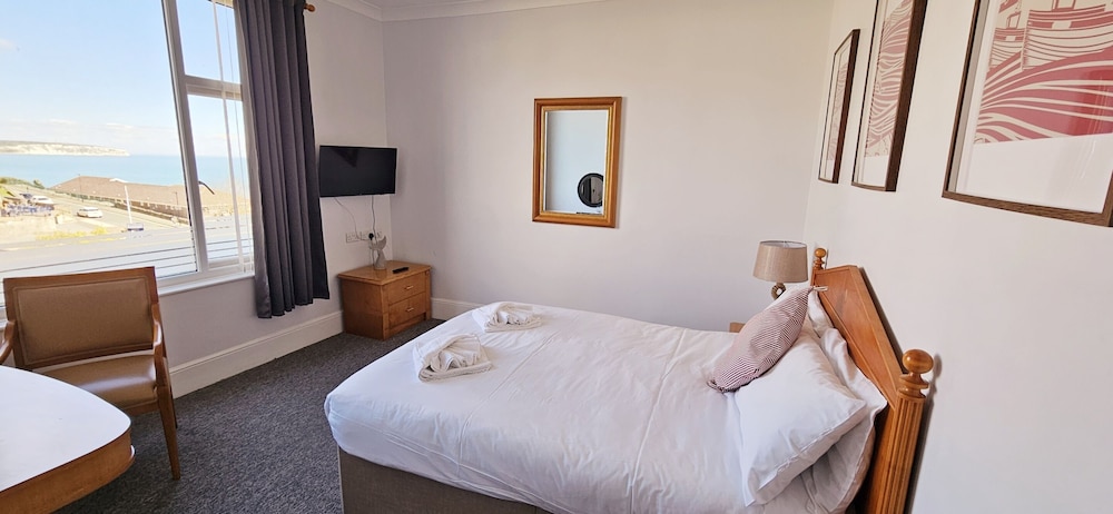 Deluxe Double Room, Ensuite, Sea View photo 3