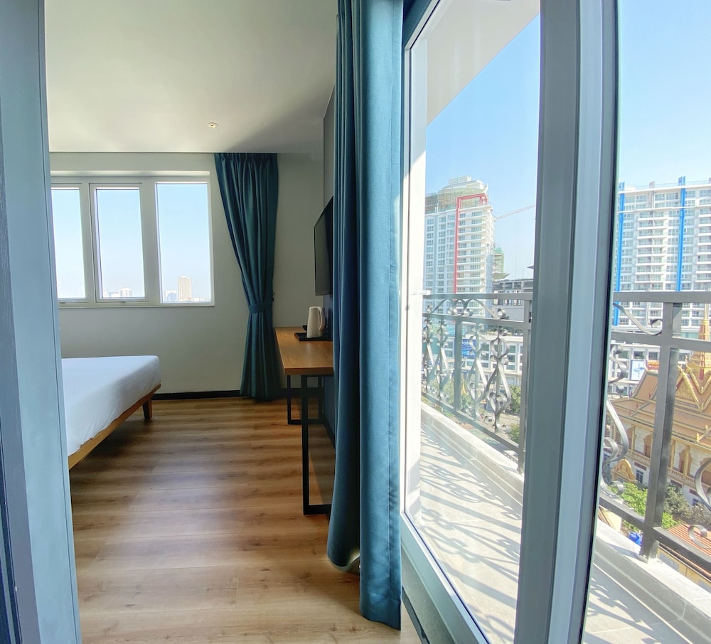 Business Twin Room - Photo 6