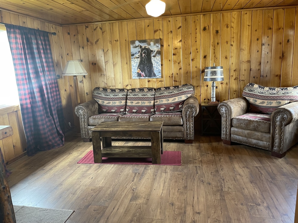 Grizzly Cottage photo 1