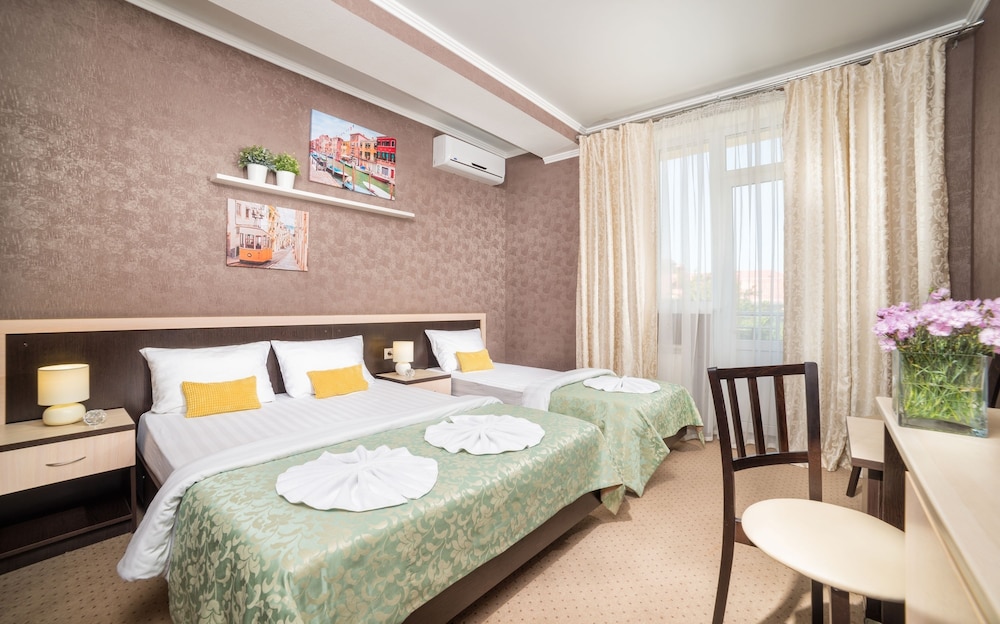 Comfort Triple Room photo 3