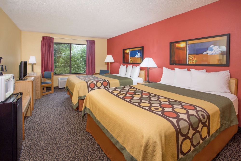 Standard Room, 2 Queen Beds - Photo 2