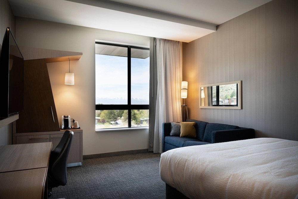 Room, 1 King Bed with Sofa bed (Mobility Accessible, Tub) - Photo 4