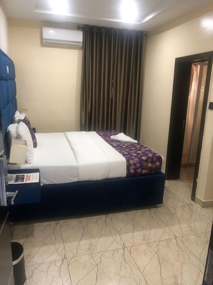 Basic Single Room - Photo 5