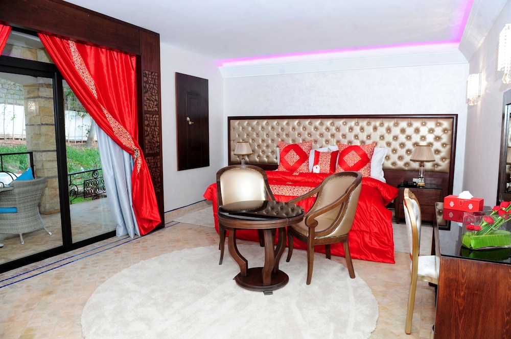 SUITE PRESTIGE - Photo 1