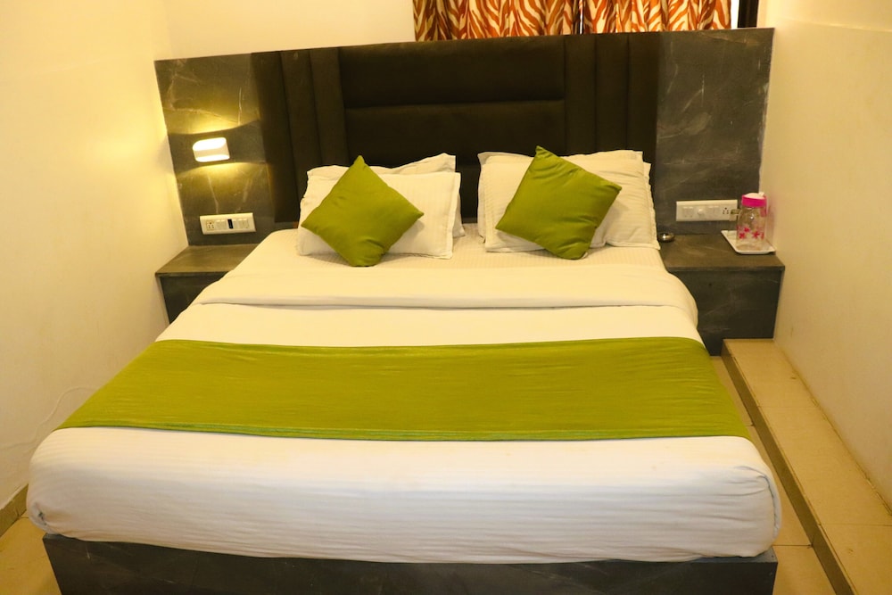 Deluxe Room - Photo 1