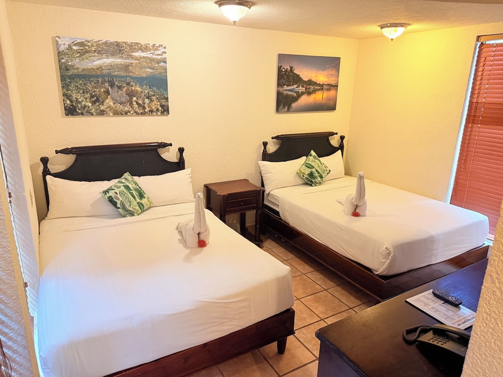 Las Sirenas by Mayan Princess Double Deluxe Studio