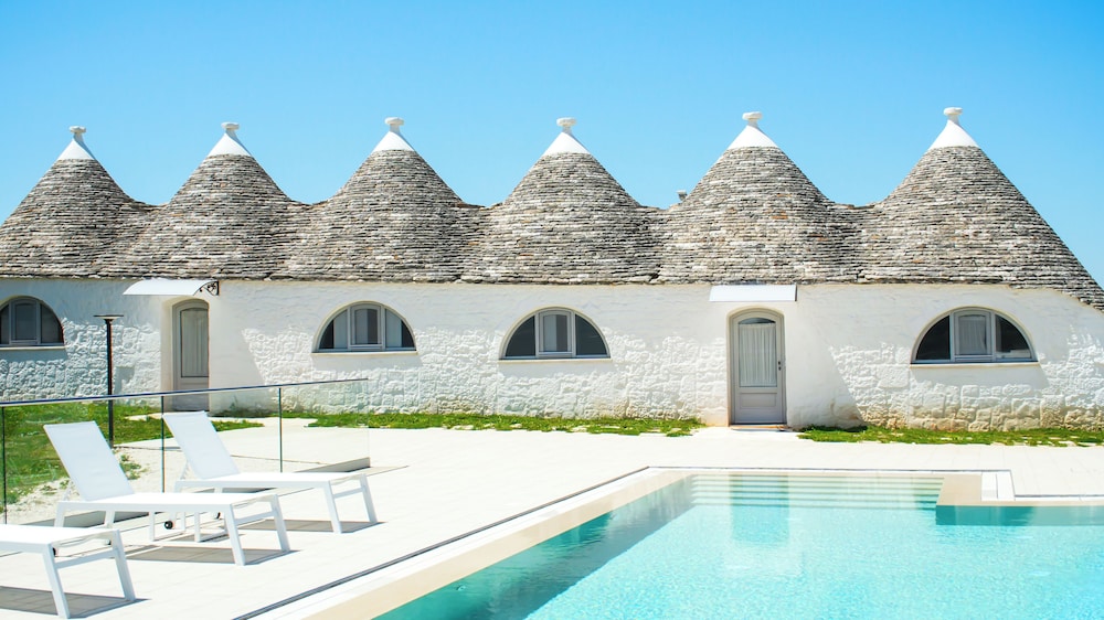 Traditional Room, Pool View