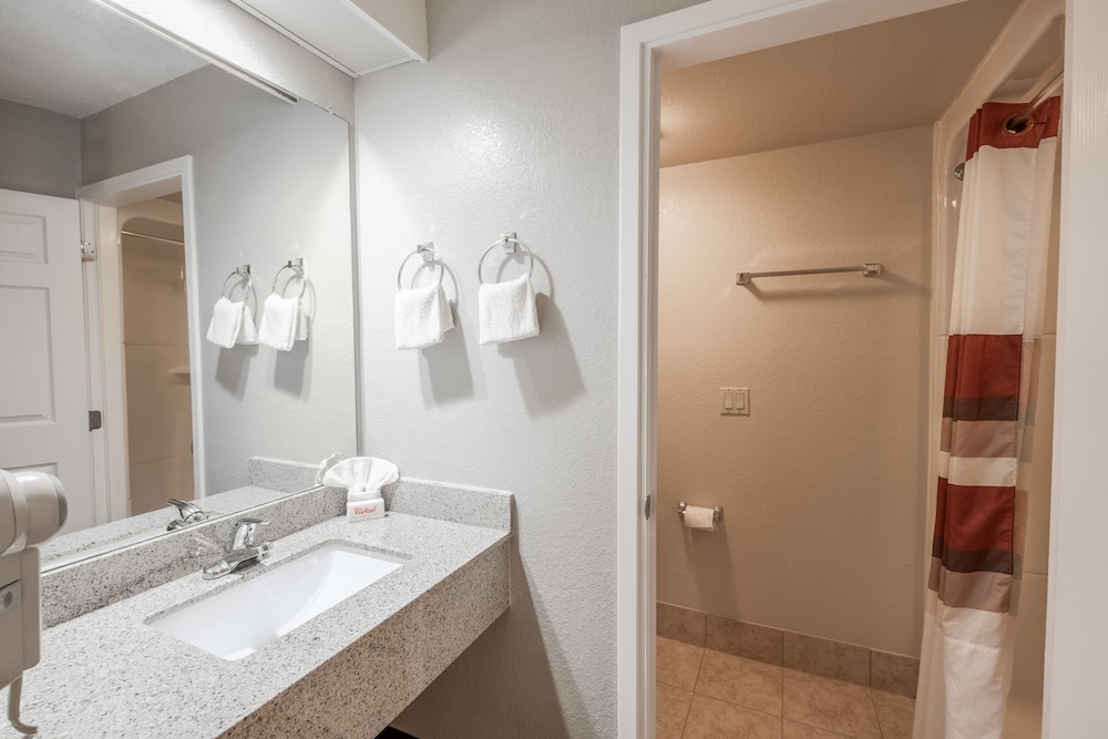 Standard Double Room, 2 Double Beds - Photo 4