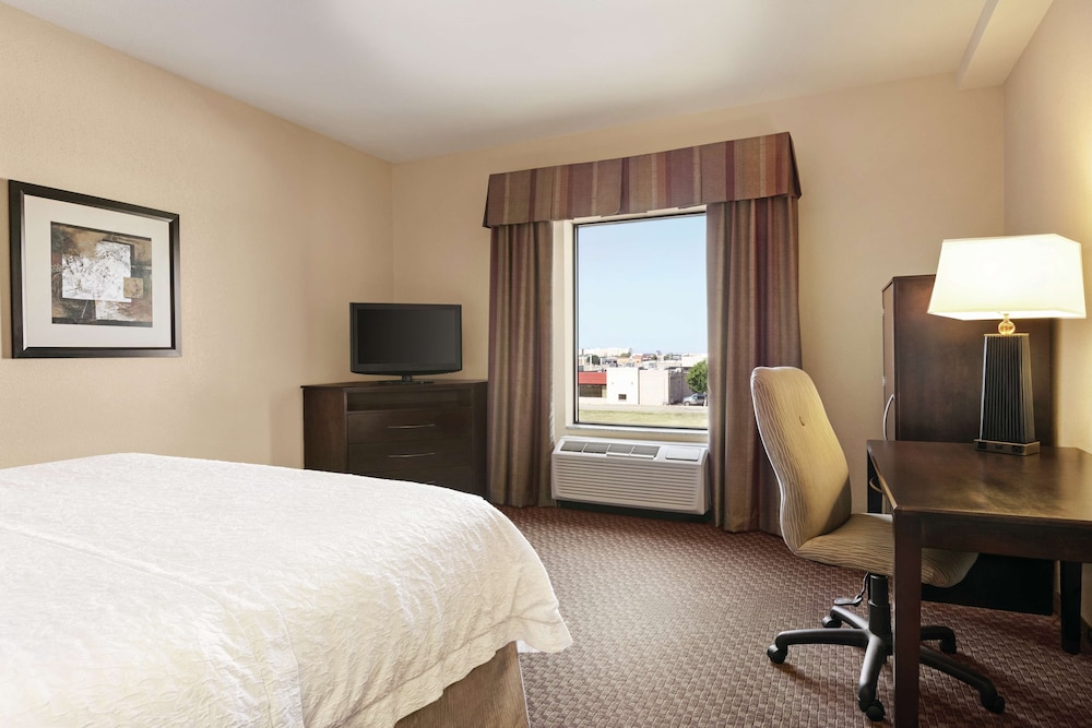 Room, 1 King Bed - Photo 2