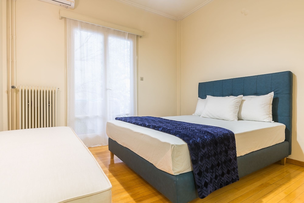 Apartment (Victoria Queens Paradise near Metro)