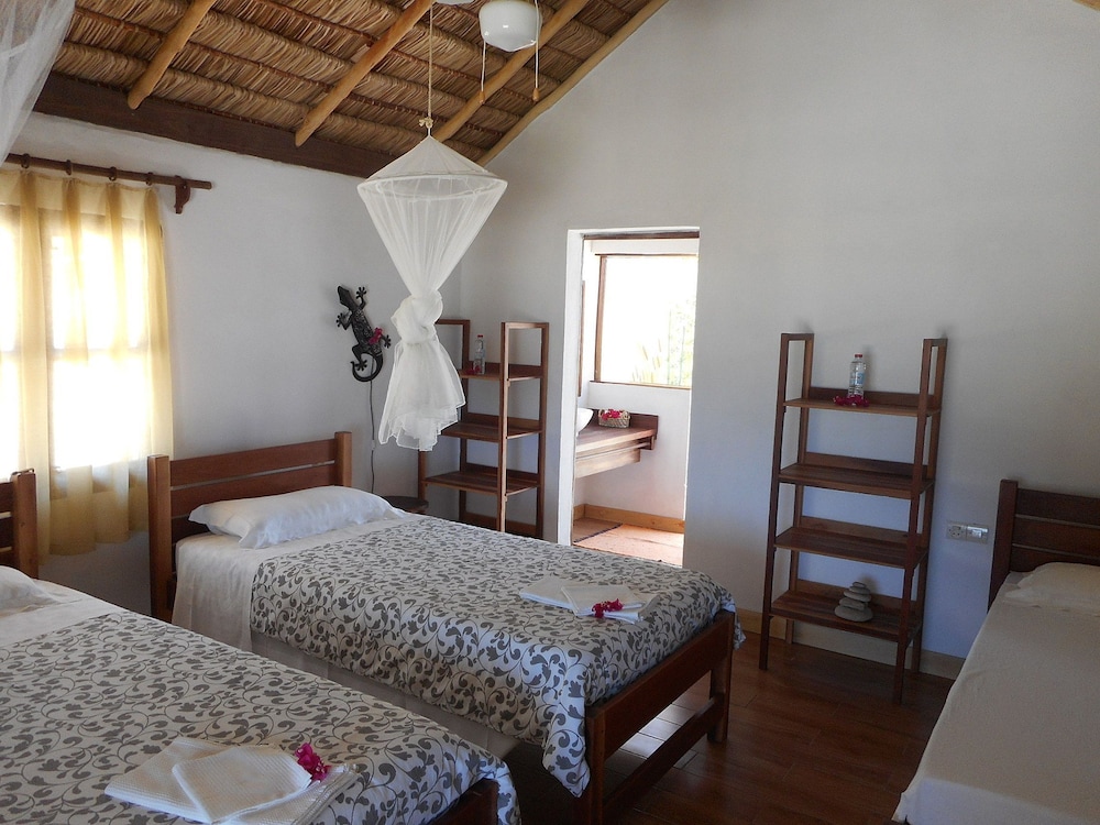 Bungalow, 2 Bedrooms, 2 Bathrooms, Oceanfront