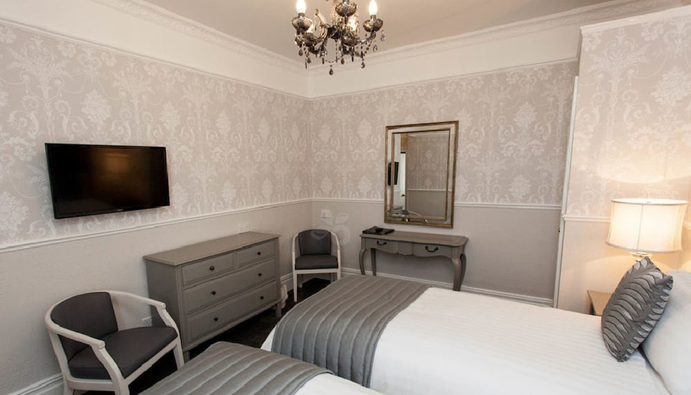 Twin Room - Photo 1