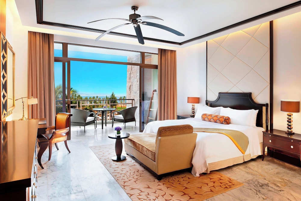 Grand Room, 1 King Bed, Ocean View - Photo 1