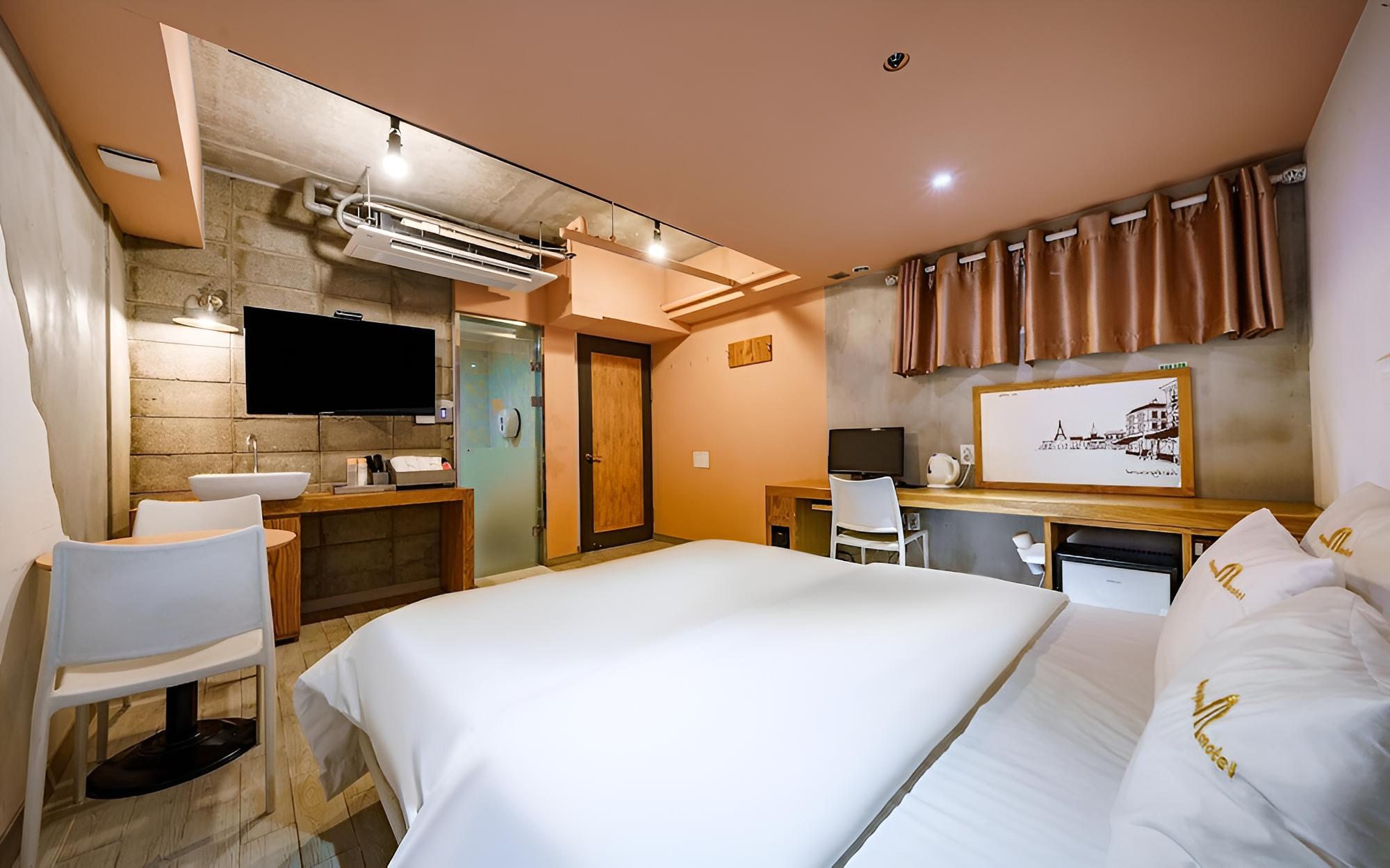 Room (Standard Room) - Photo 2
