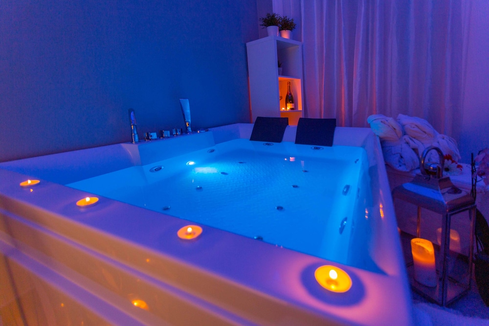 Exclusive Double Room, Hot Tub photo 3