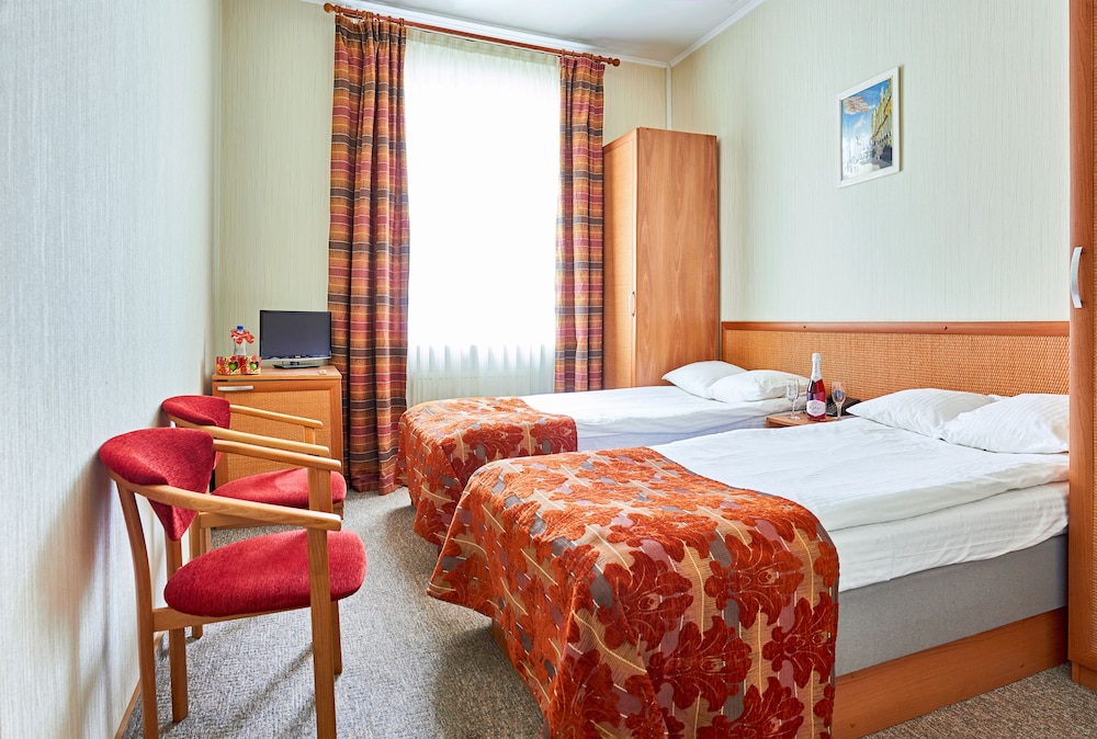 Standard Twin Room photo 3