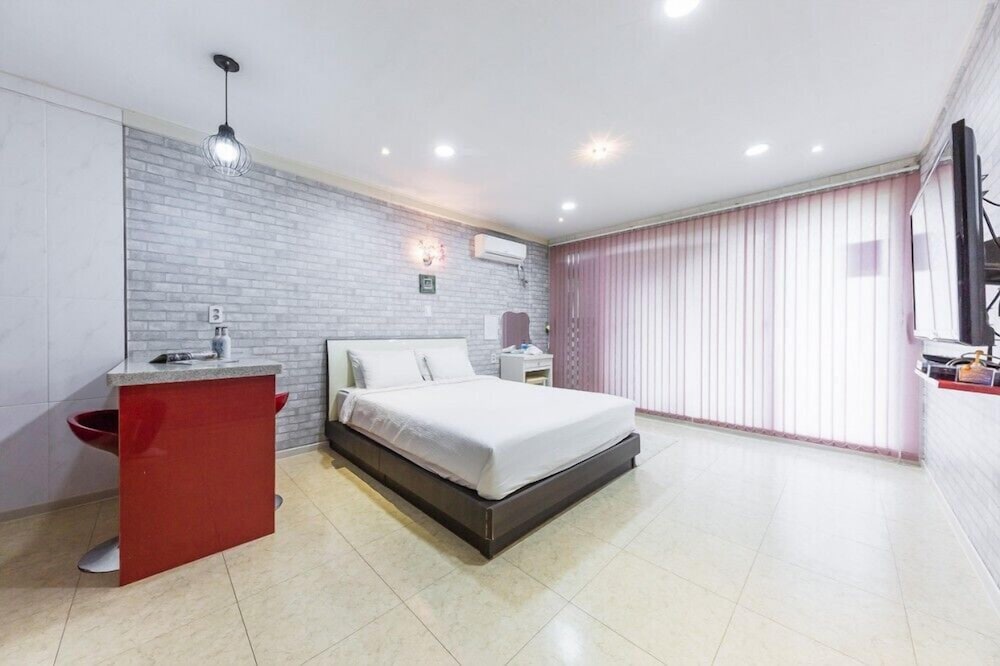Room (Gray 3) - Photo 1