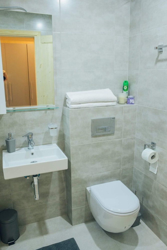 Basic Apartment