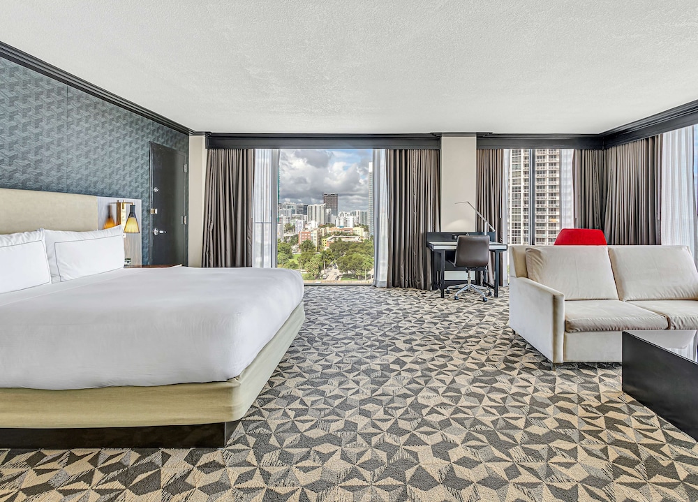 Junior Room, 1 King Bed