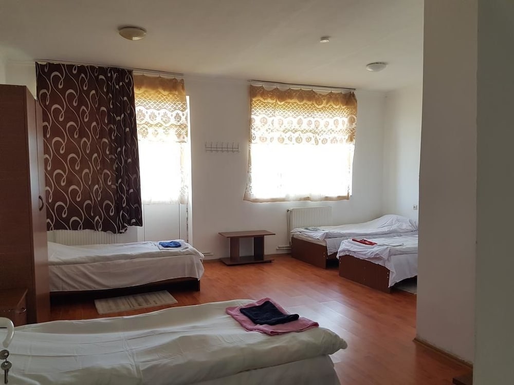 Family Room (5 guests)