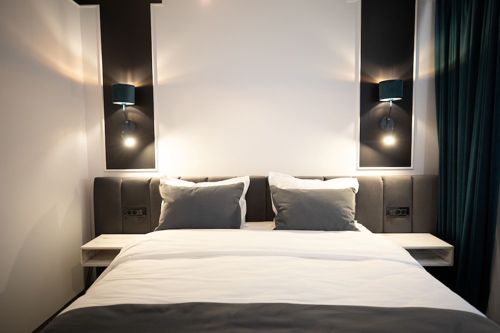 Deluxe Apartment photo 2