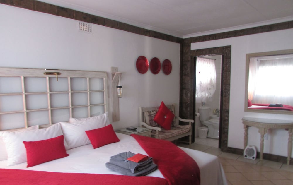 Room (2) photo 1