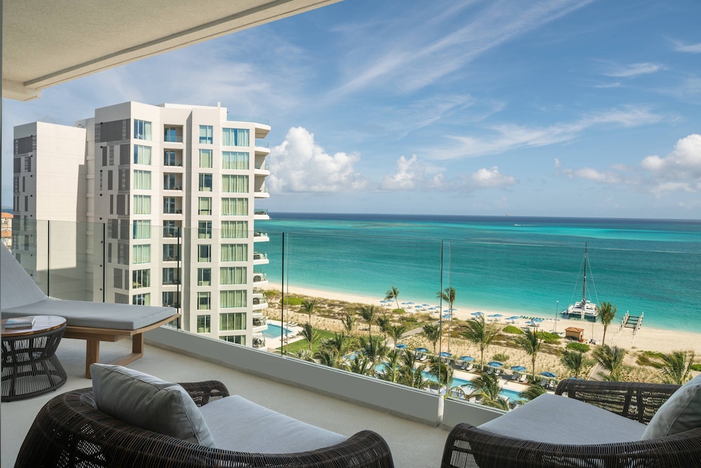 Executive Suite, Suite, 1 King, Oceanfront, Balcony - Photo 3