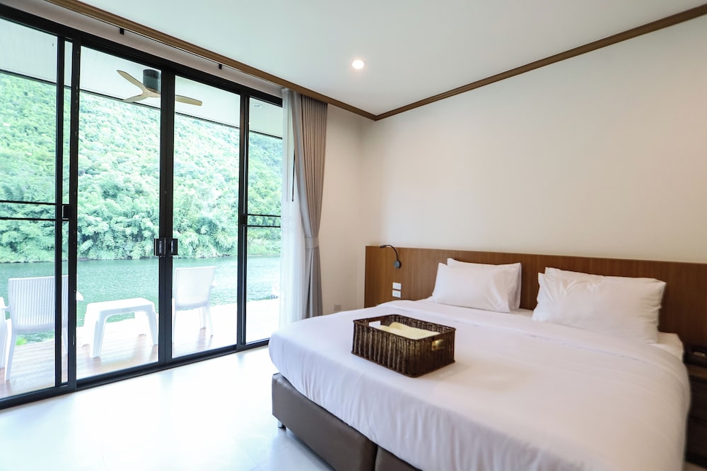 Deluxe Double Room - Photo 12