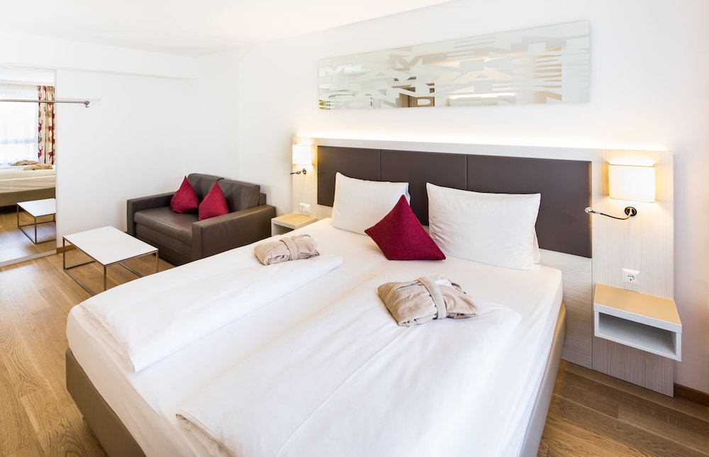 Junior Suite, Garden View photo 3