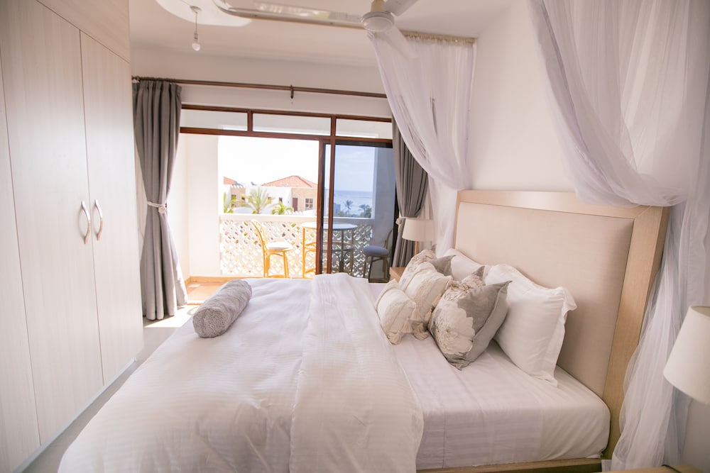 Apartment, 3 Bedrooms, Ocean View photo 1