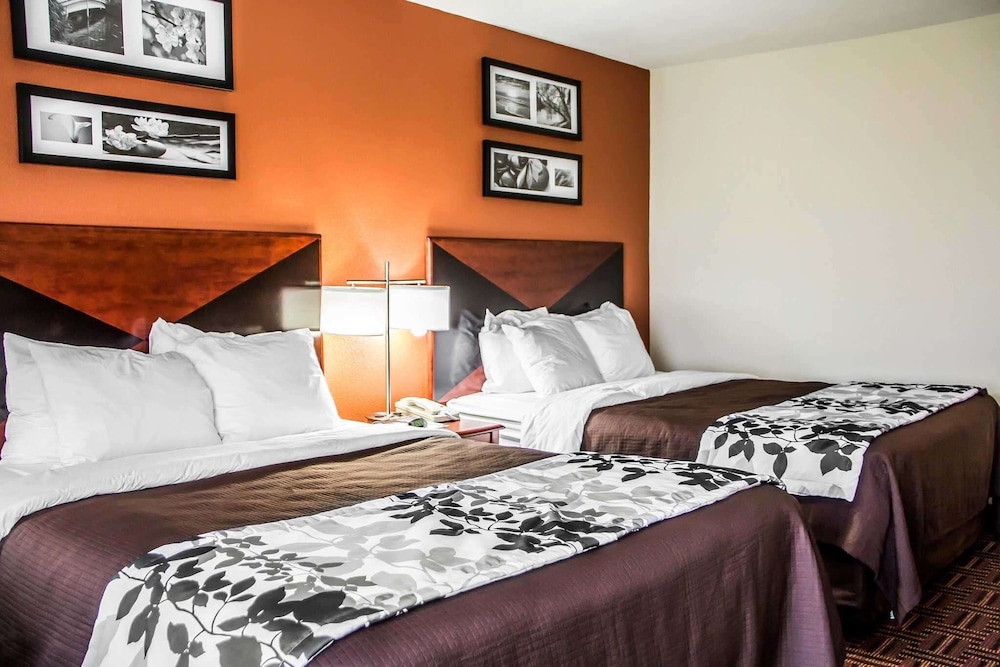 Standard Room, 2 Queen Beds, Non Smoking - Photo 5