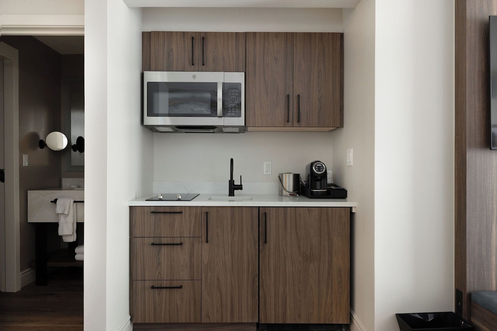 Deluxe Studio, 1 Bedroom, River View