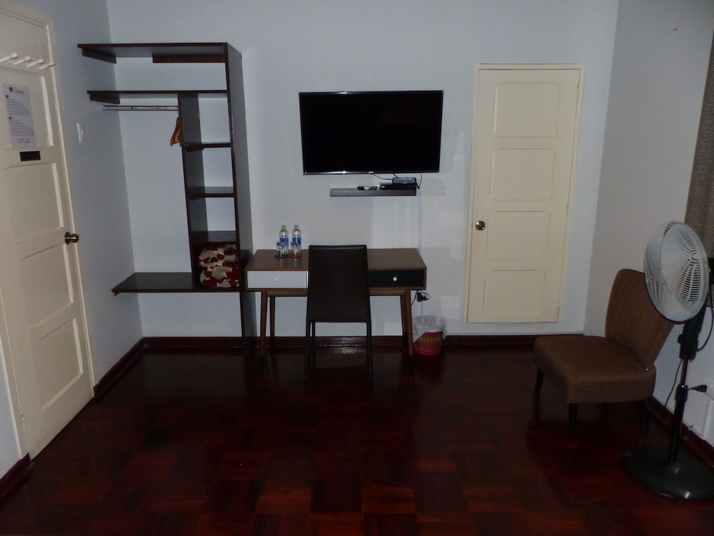 Double Or Twin Room, Multiple Beds, Private Bathroom photo 3