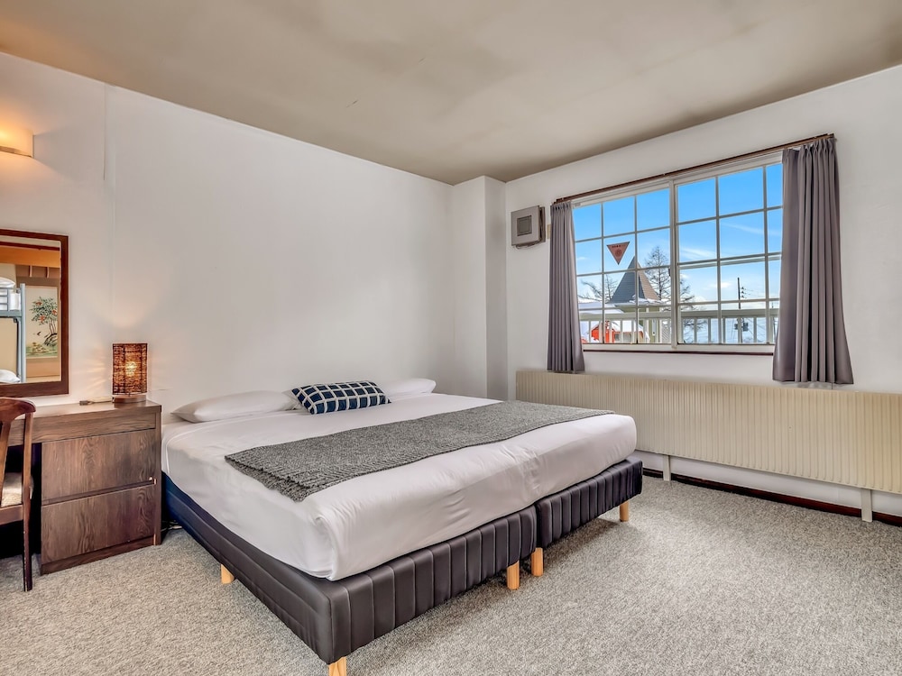 Double or Twin Room, Private Bathroom