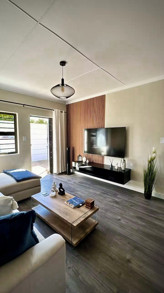 House, 2 Bedrooms, Accessible, Smoking