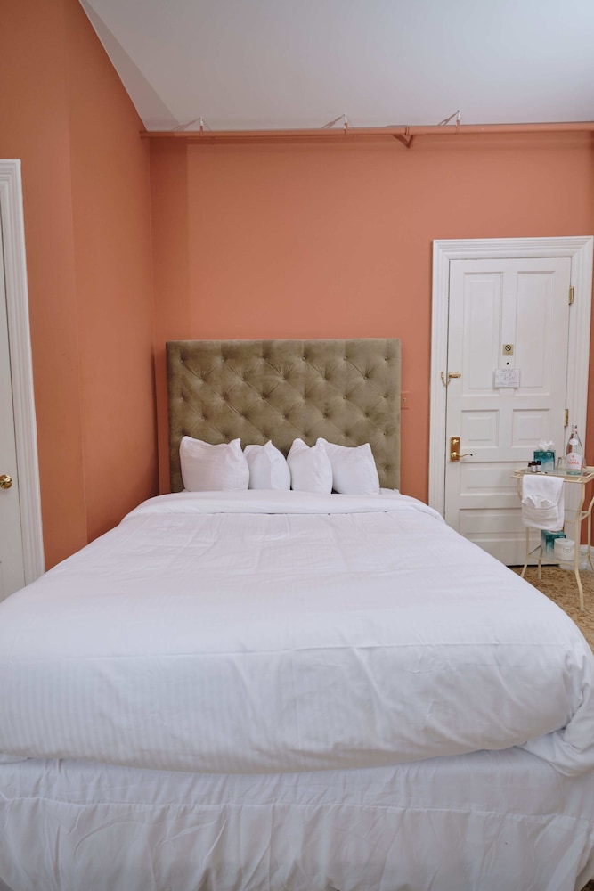 Two Queen Suite - Photo 4