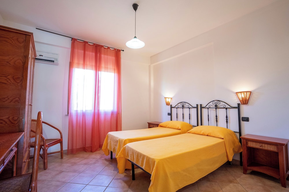 Standard Apartment, 2 Bedrooms, Terrace, Garden View