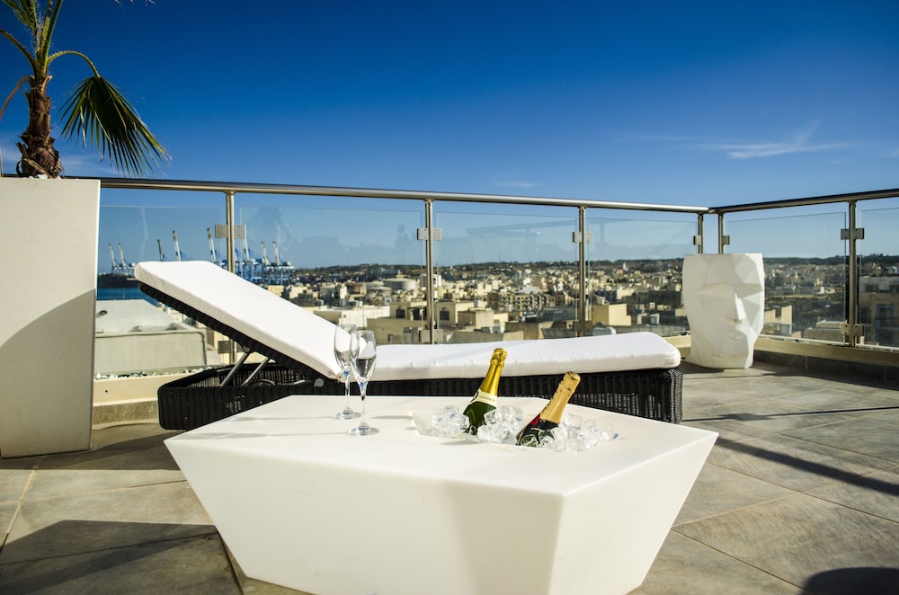 Luxury Penthouse, 4 Bedrooms, Accessible, Private Pool photo 2