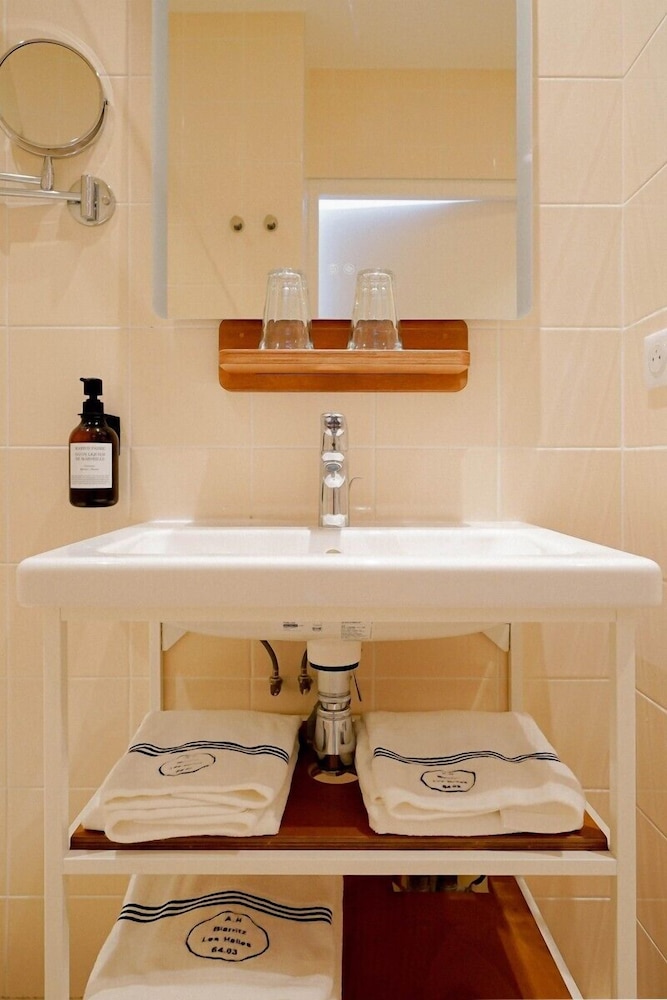 Comfort Room - Photo 7