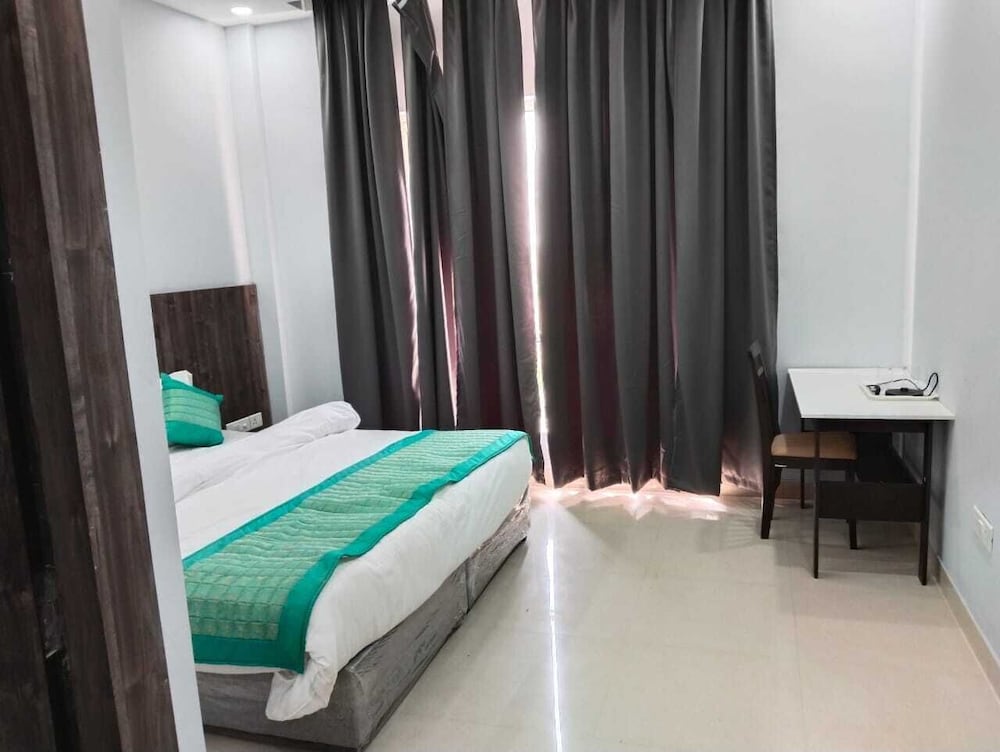 Executive Room - Photo 1