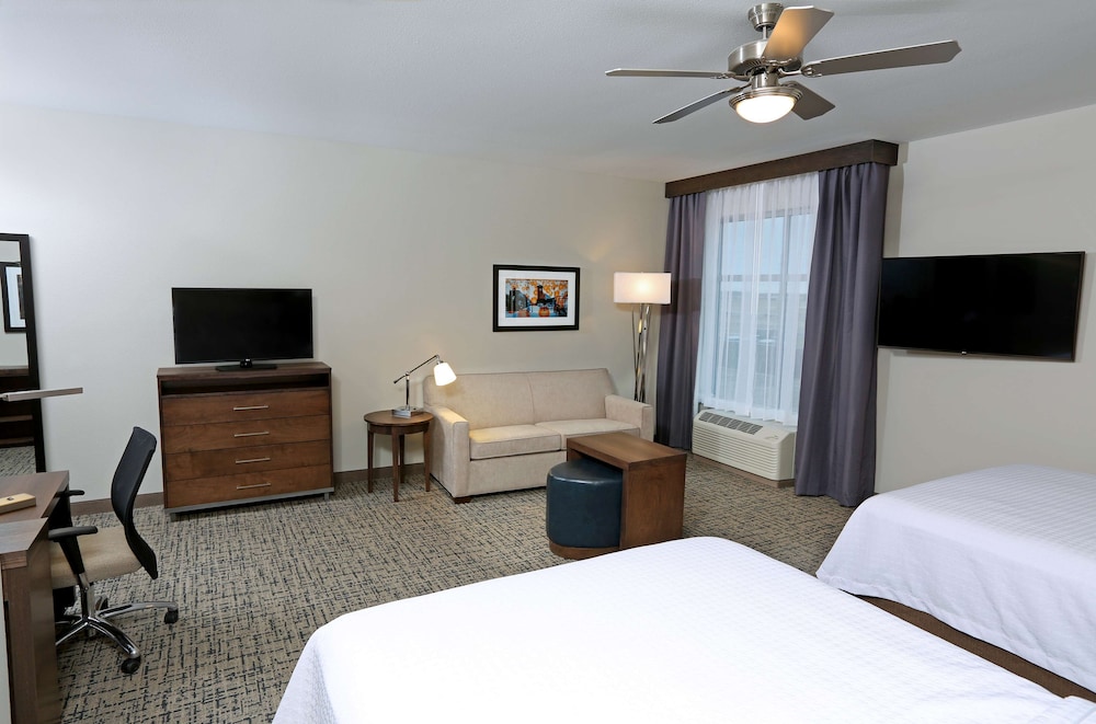Studio, 2 Queen Beds, Accessible, Bathtub (Mobility & Hearing) photo 3