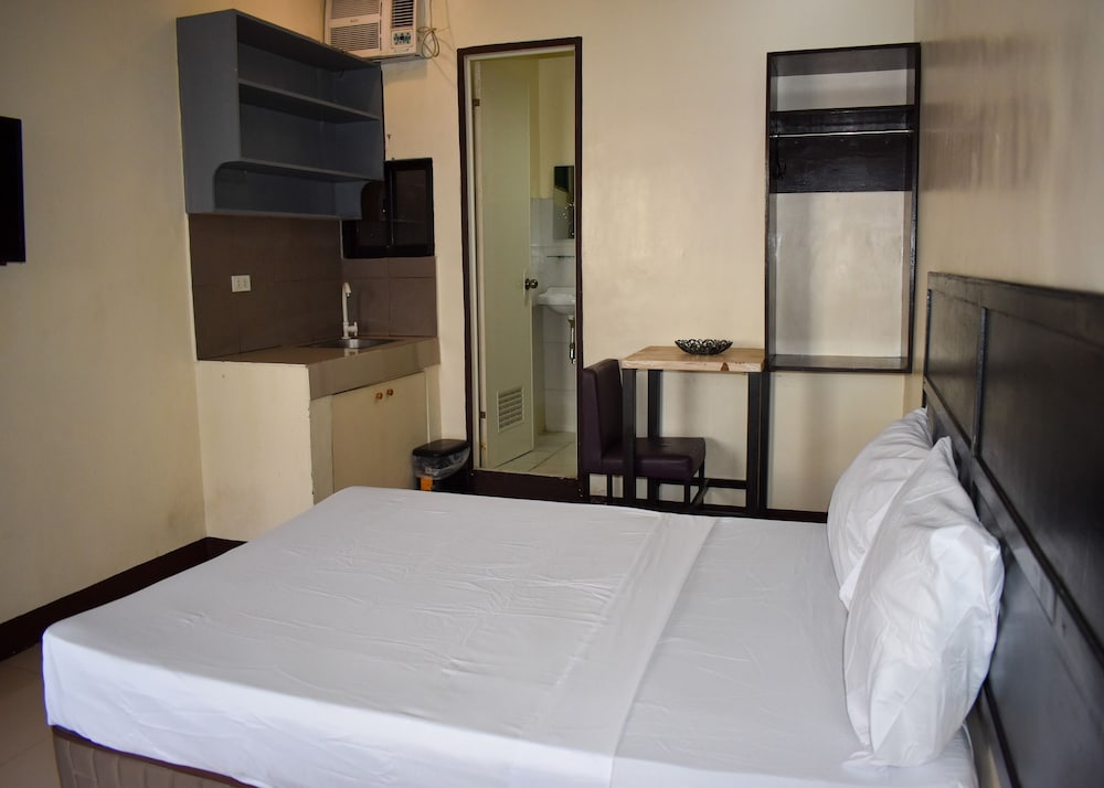 Deluxe Room - Photo 17