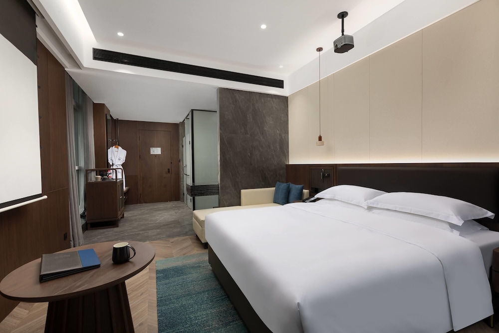 Premium Room, 1 King Bed, Non Smoking