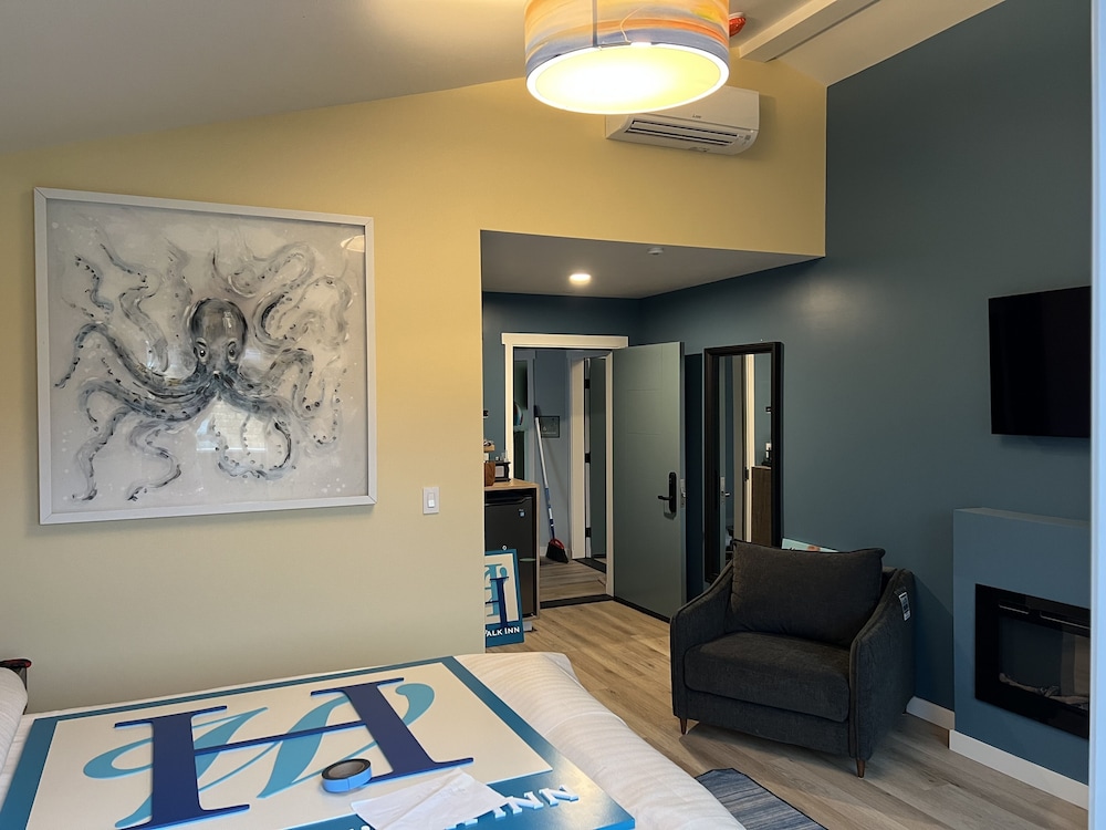 City Room, 1 Queen Bed with Sofa bed, Fireplace, Partial Sea View photo 3