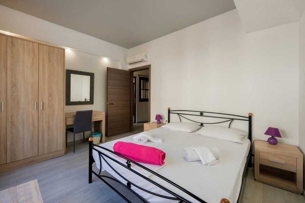 Suite, 1 Bedroom, Ground Floor photo 1