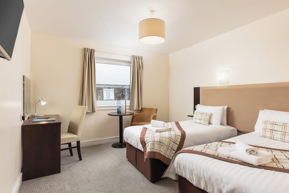 Standard Twin Room, 2 Twin Beds - Photo 1